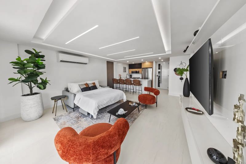 Terra Noir living room facing the beach